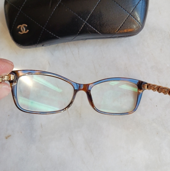 Chanel Frame+ Chanel Leather Case - Picture 12 of 14